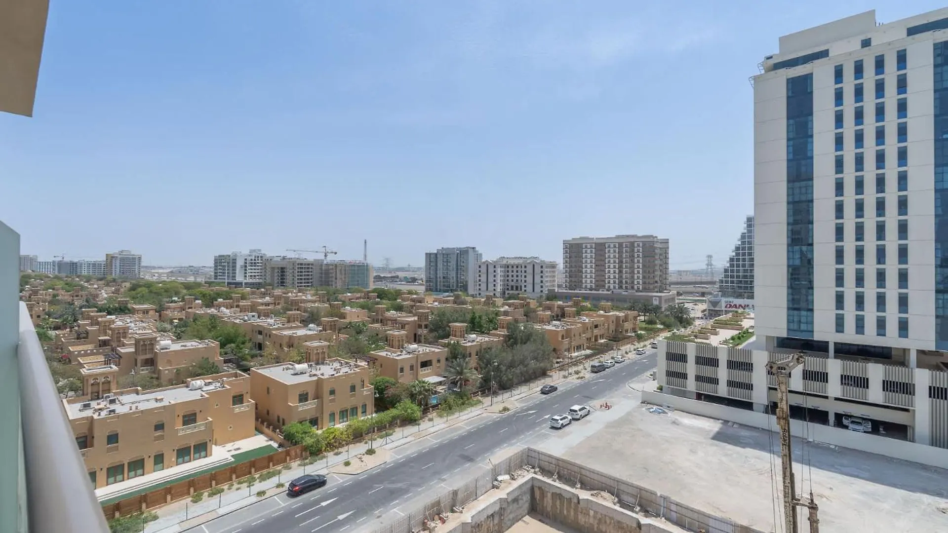 Feel The Luxury In This 1 Bedroom In East 40 Tower Dubai