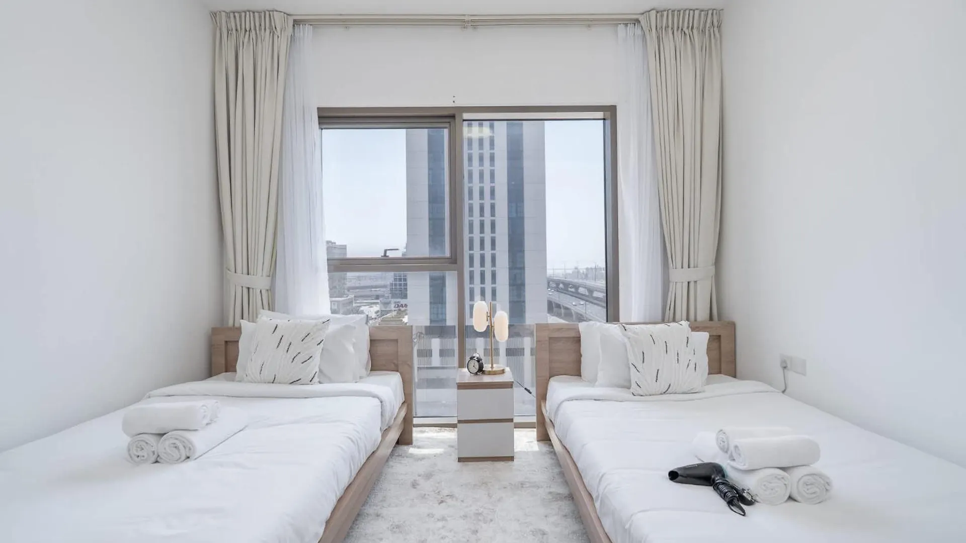 Feel The Luxury In This 1 Bedroom In East 40 Tower Dubai