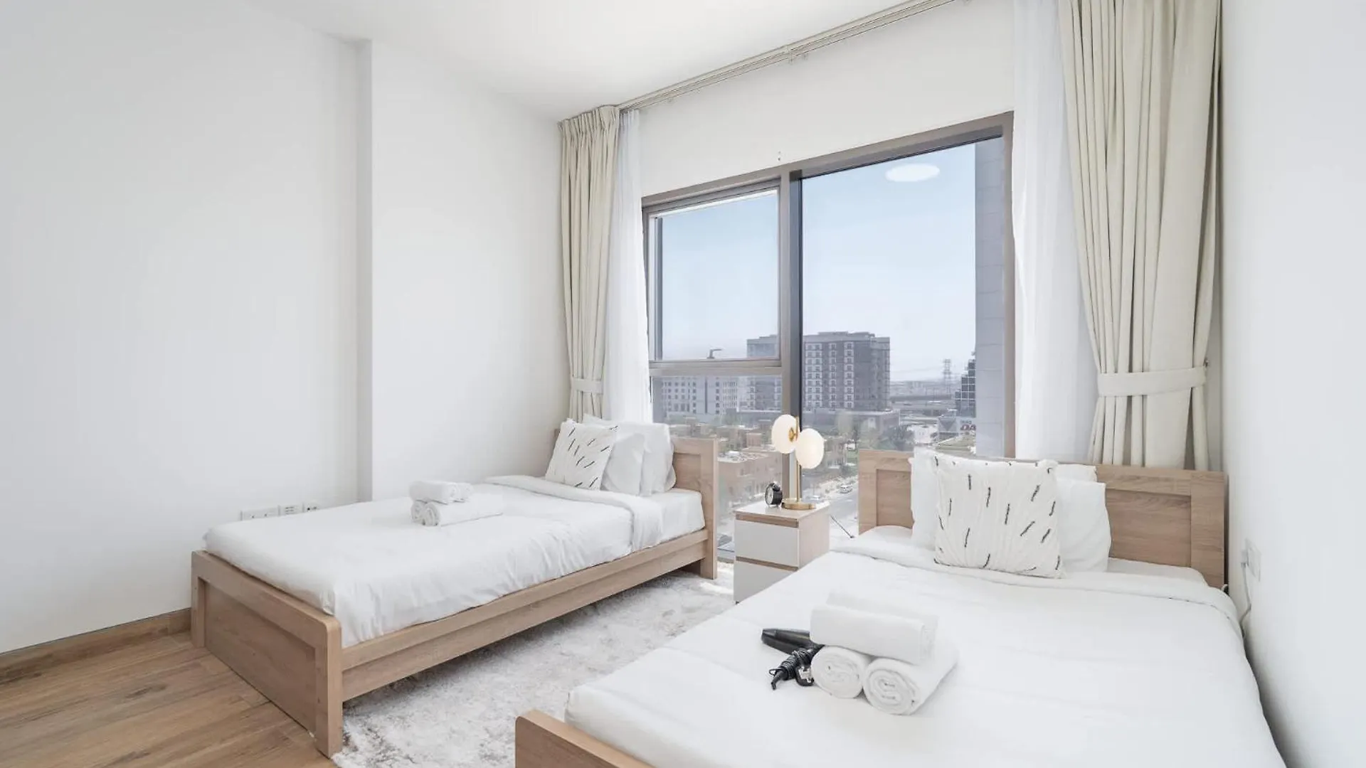 Feel The Luxury In This 1 Bedroom In East 40 Tower Dubai