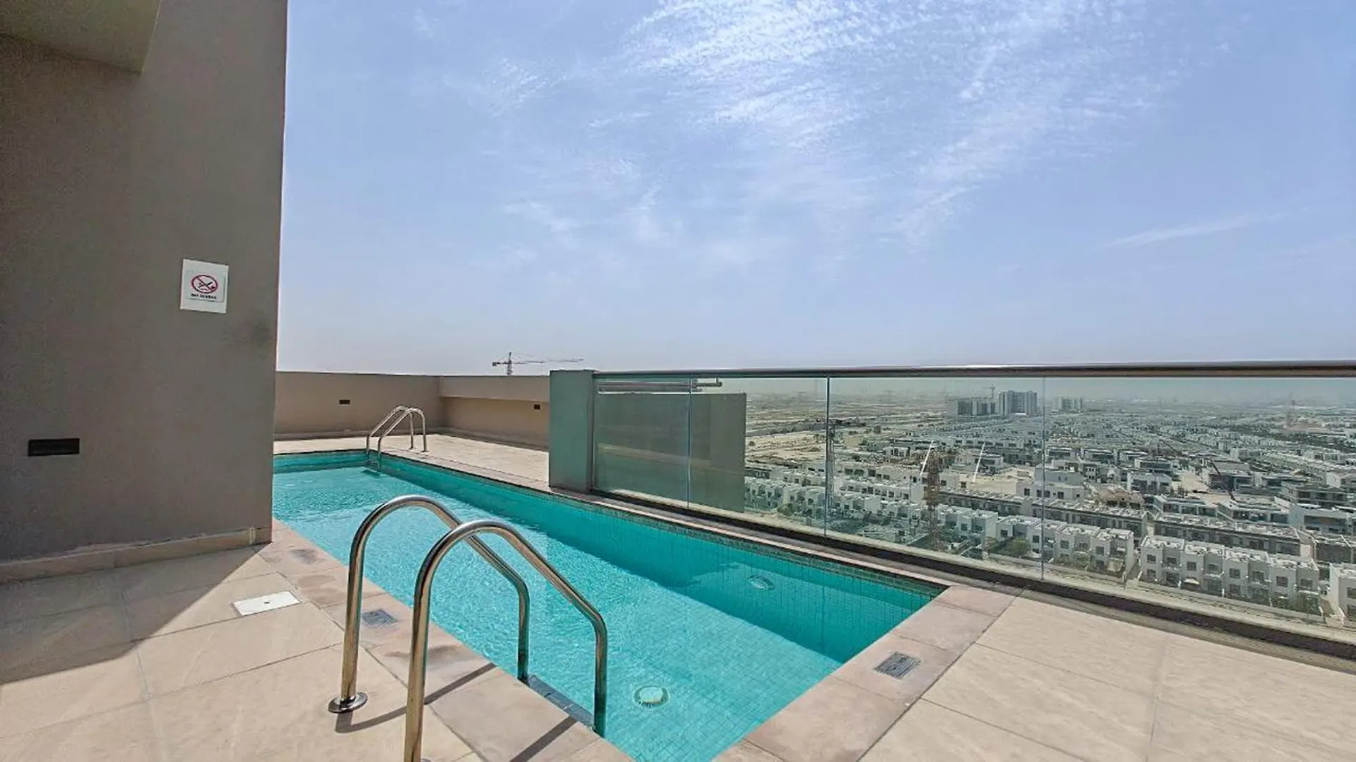 Apartment Feel The Luxury In This 1 Bedroom In East 40 Tower Dubai United Arab Emirates