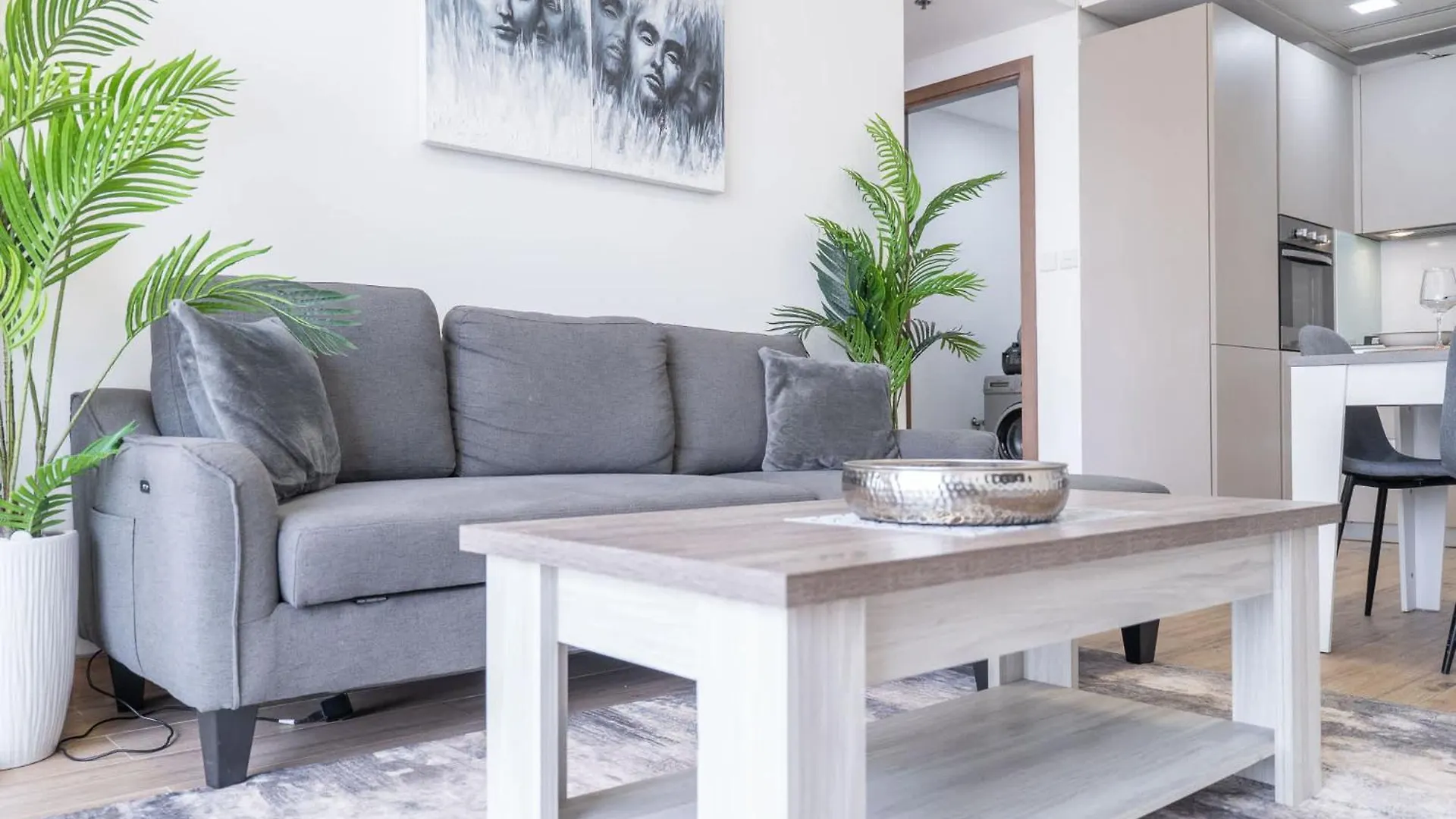 Feel The Luxury In This 1 Bedroom In East 40 Tower Dubai Apartment